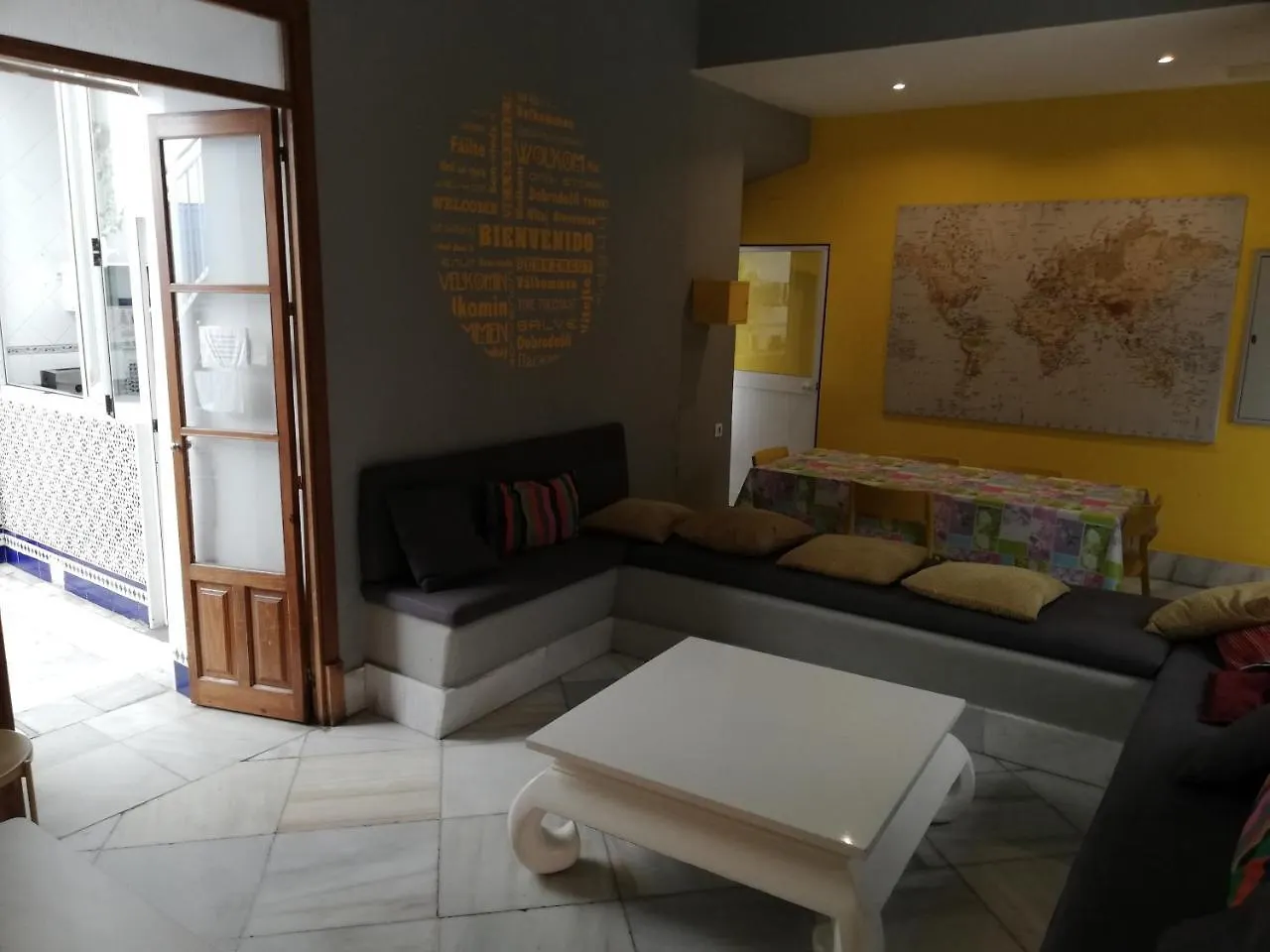 Hostel Trotamundos Seville 0*,